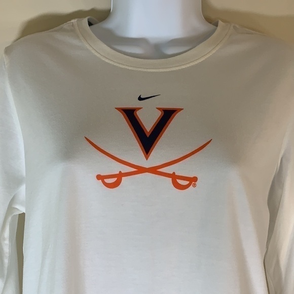 NWT. Nike Slimfit  100% Cotton Long Sleeve  Graphic Top Women’s-XL. - Picture 4 of 6